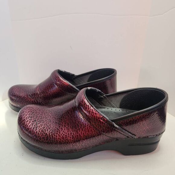 Dansko Womens Dark Red Crackle Design Professional Clog Comfort Shoes Size 40 - Picture 4 of 10